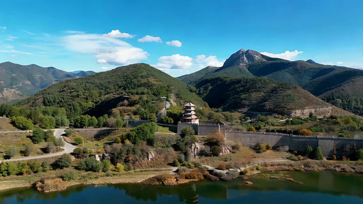 山水间古建筑全景 山水间古建筑全景