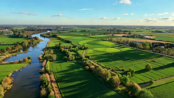 田野河流航拍全景 田野河流航拍全景
