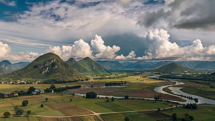 田园山丘自然风光俯瞰 田园山丘自然风光俯瞰