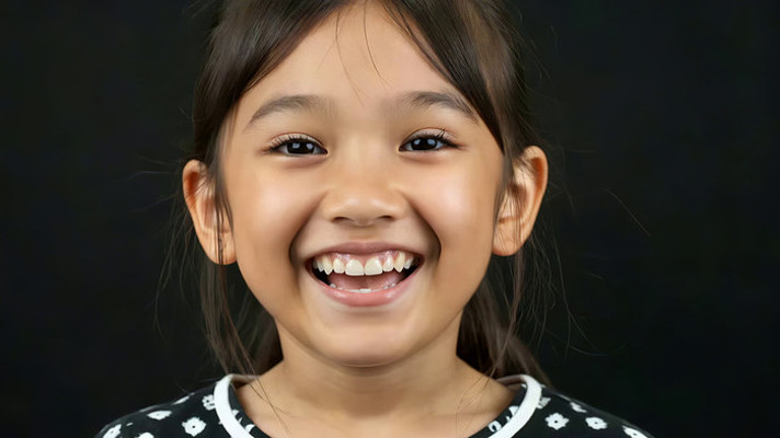 微笑女孩特写 微笑女孩特写