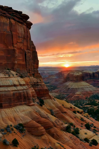 夕阳下的壮丽峡谷风光 夕阳下的壮丽峡谷风光