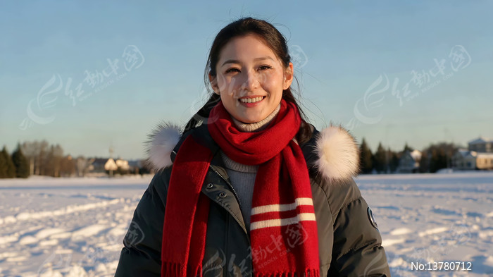 ѩ����΢Ц��Ů��