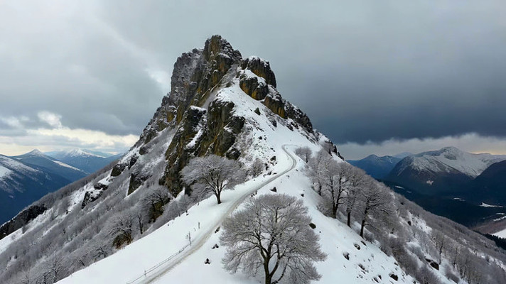 ѩɽɽ��������ɽ·����