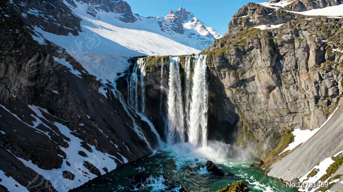 ѩɽ�µ�׳���ٲ�����