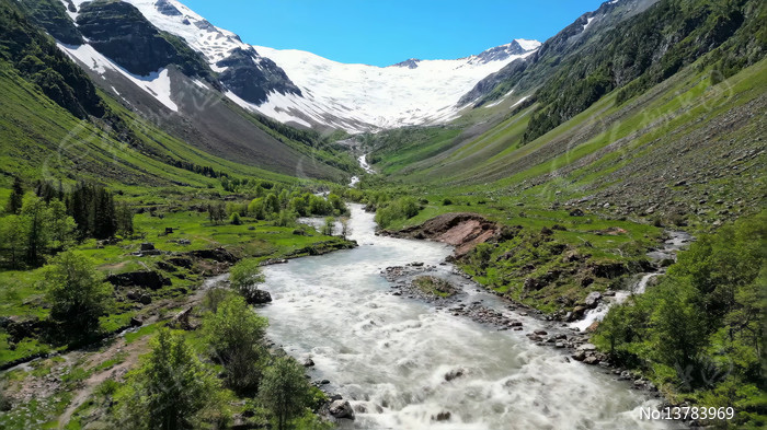 ѩɽ�º���ɽ����Ȼ���