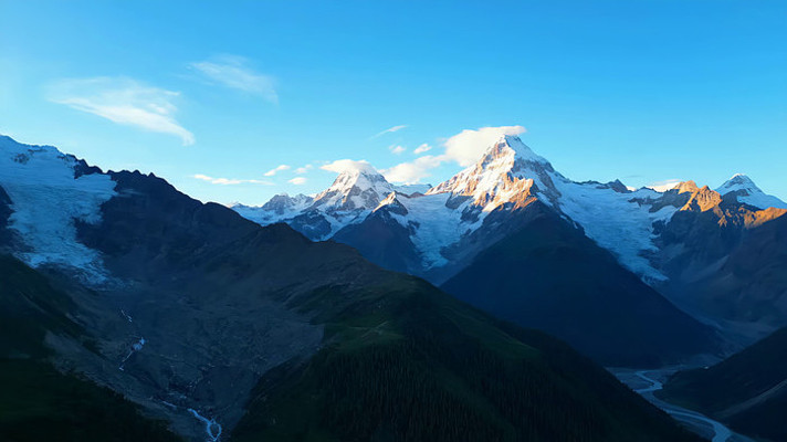 雪山自然风光全景 雪山自然风光全景