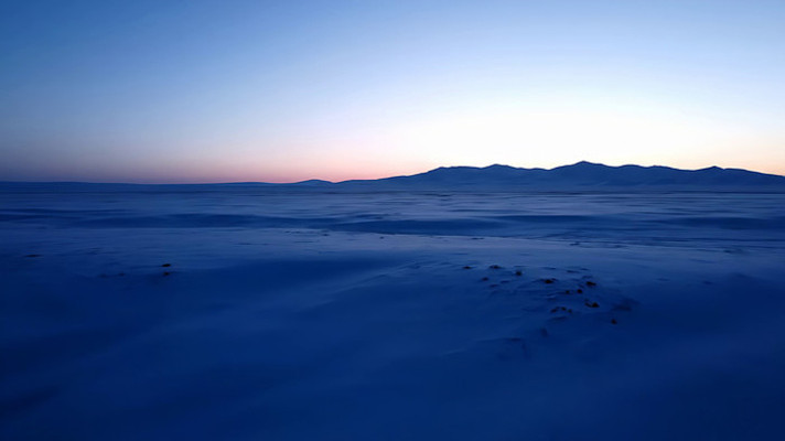 ѩԭĺɫ��Ȼ���