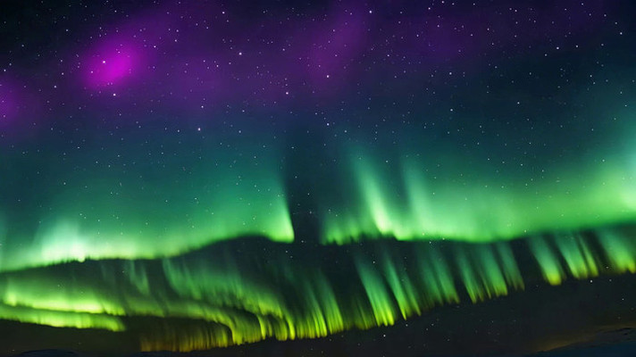 夜空下的极光景观 夜空下的极光景观