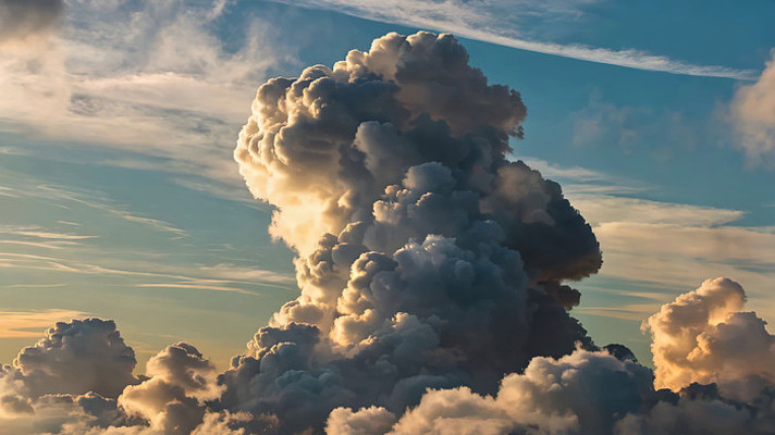 ׳������еľ޴��ƶ侰��