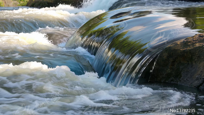 ��Ȼ������ˮ����