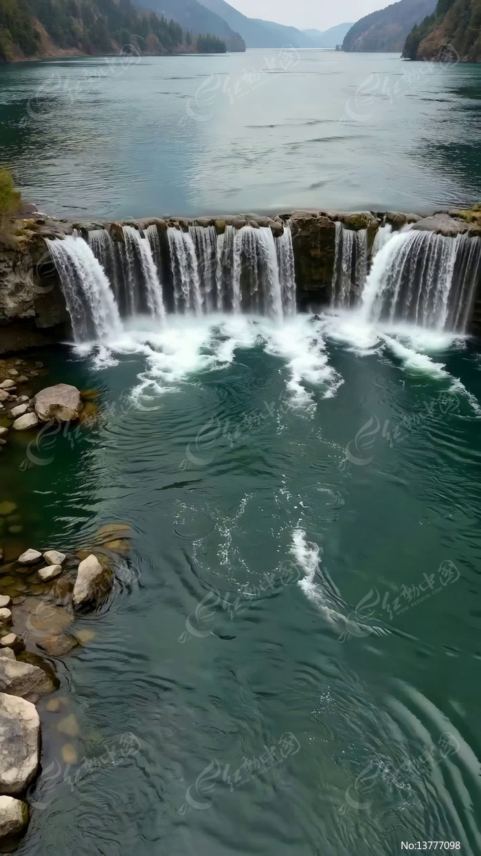 ��Ȼ�ٲ���ˮ�羰