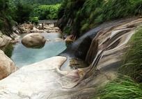 ��ɽ���������峺СϪ