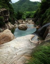 ��ɽ���������峺СϪ