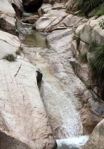 ��ɽ���������峺СϪ