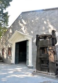 ���ݺ�ҵ���������ɻ�е��