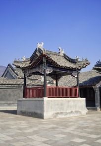 �����ұߵĹ�¥