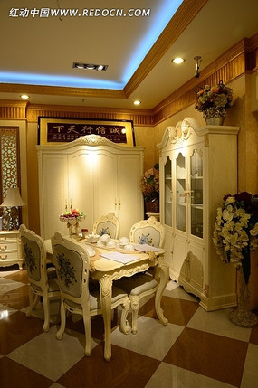 ��ɫ�Ҿ�Ч��