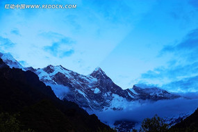 ���Ȱ���ѩɽ