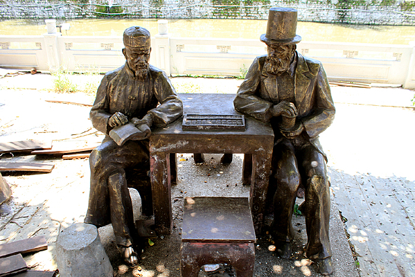 �й����������