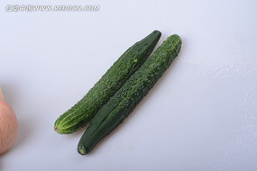 两根黄瓜高清图片下载_红动网