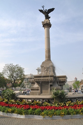 ���ɲ��޹㳡