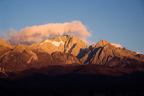 ����ѩɽ���ս�ɽ