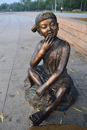 ���ŵ�СŮ��