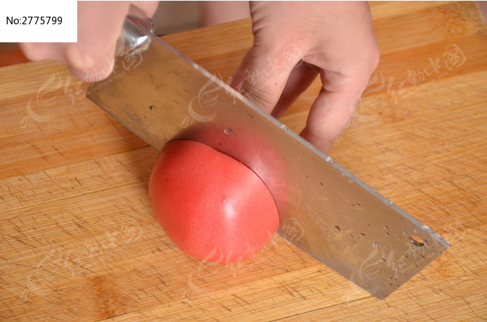 用刀切番茄 西红柿