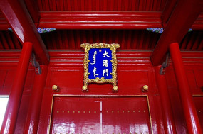 ����������