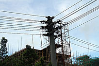 ���۸���