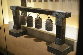 �������