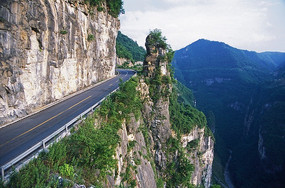 �������ɽ�乫·ǧ���Ҷ�