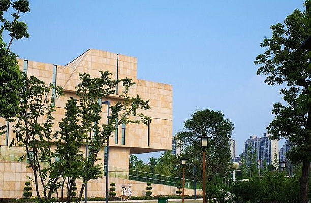 ���н���羰