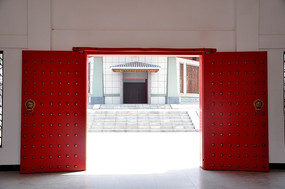 ��ɫ��ľ��