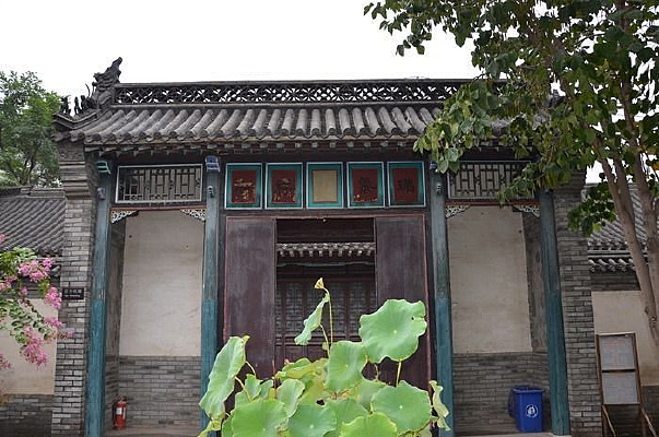 �������