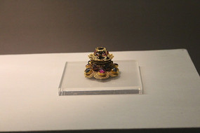 ��ׯ��Ĺ��������