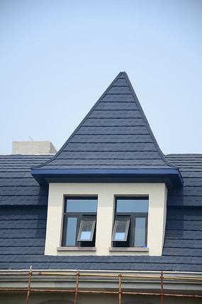 尖角屋顶古建筑洋楼高清图片下载_红动网