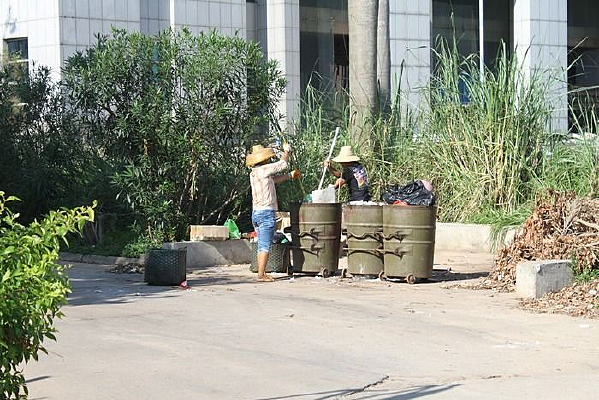 �������