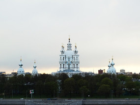 ��ɫ����