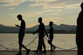 ��������