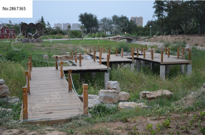 彌河愛情公園裡的木棧道