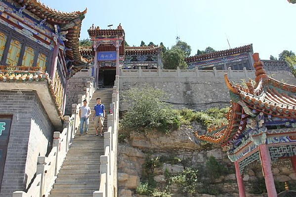 ������ɽ