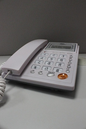 ��ɫ�绰��