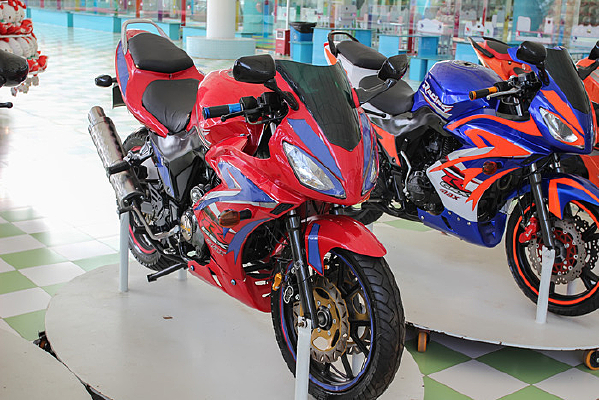 ��ɫ�Ŀ�ͨ��