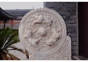 ��լ����