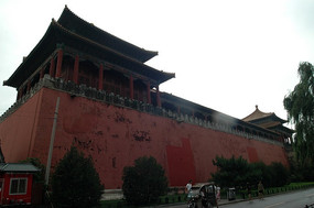 �����ʹ��Ĺ�ǽ