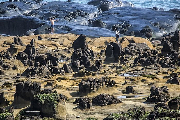 ������ʯ��ɫ