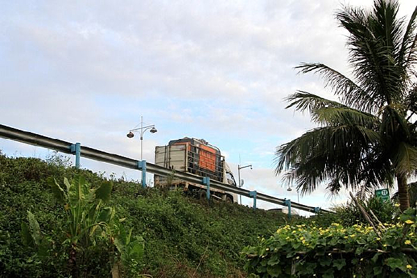 ����·�ϵĳ�