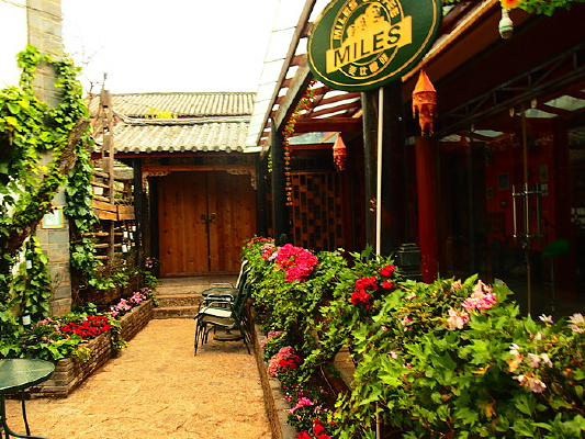 �������