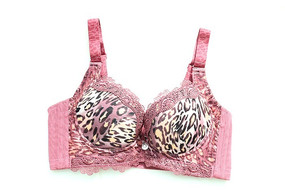 ���±���